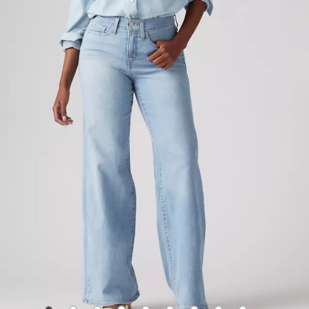 Levi’s 318 Shaping Wide Leg Jeans